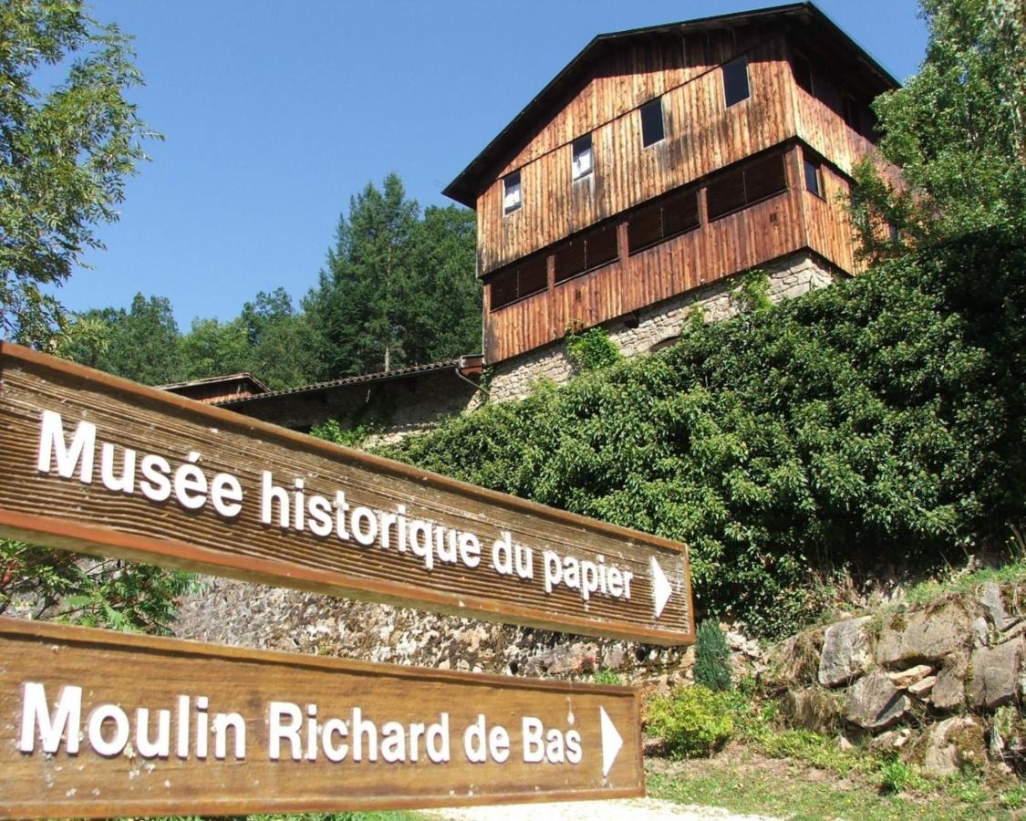 L'Ancien Relais De Poste*** Villa Saint-Dier-dʼAuvergne Buitenkant foto