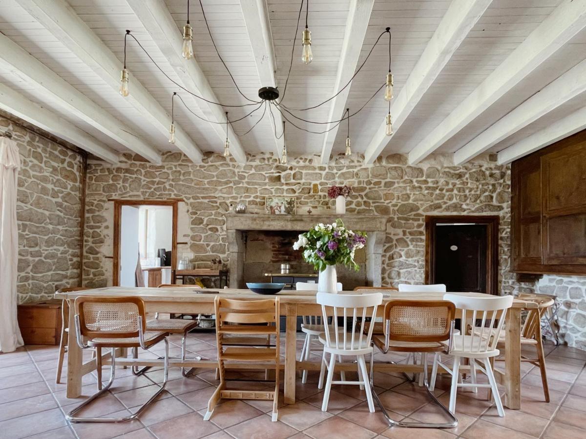 L'Ancien Relais De Poste*** Villa Saint-Dier-dʼAuvergne Buitenkant foto